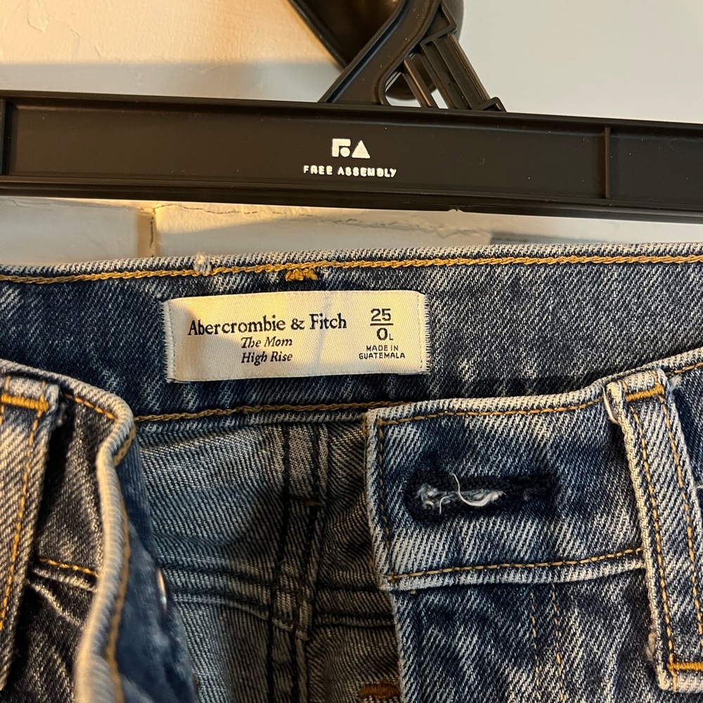 Abercrombie & Fitch High Rise Blue Jeans - Picture 2 of 2